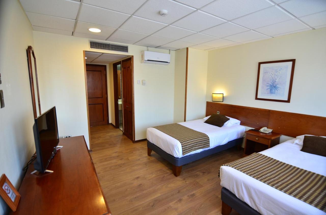 Tur Hotel Сантьяго Екстер'єр фото